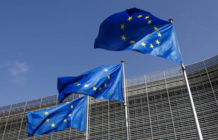 ميدفيديف
      يدعو
      لعدم
      «التسامح»
      مع
      سعي
      أوكرانيا
      للانضمام
      للاتحاد
      الأوروبي