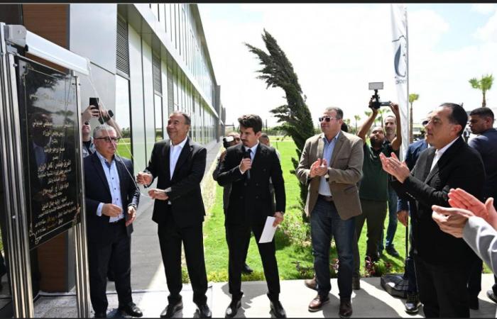 الرئيس
      الموريتاني
      يحسم
      الجدل:
      لا
      أرغب
      في
      ولاية
      ثالثة