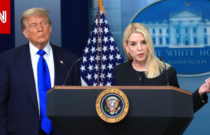 متابعة: لماذا أقال ترامب وزيرة العدل بام بوندي من منصبها؟