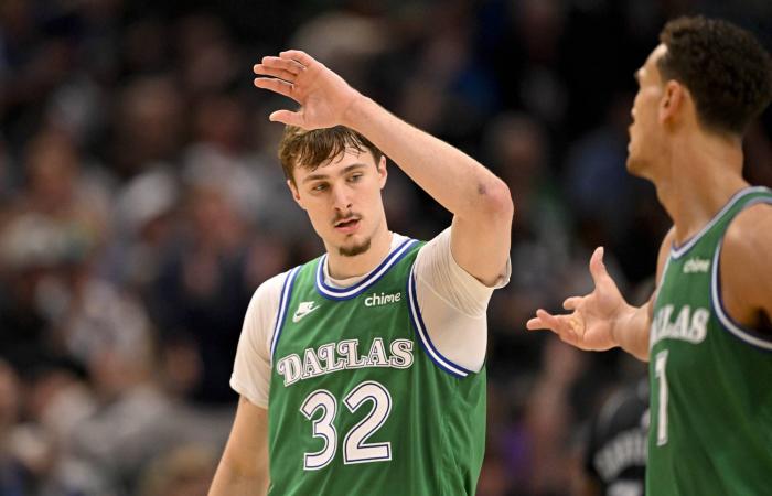 إصابة
      الإصبع
      تغيّب
      بنزيمة
      عن
      «الهلال
      والتعاون»