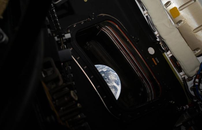 رواد
      «أرتميس
      2»
      يوثّقون
      الأرض
      من
      الطريق
      إلى
      القمر:
      «تبدين
      مذهلة»