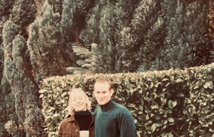 بين الصدفة والقدر.. قصة حب انتصرت على الفراق ومرور الزمن