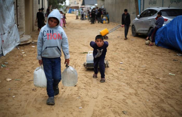 إسرائيل
      تنشئ
      المزيد
      من
      المواقع
      العسكرية
      في
      منطقة
      الخط
      الأصفر