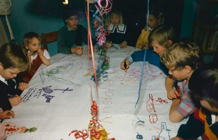 بين الصدفة والقدر.. قصة حب انتصرت على الفراق ومرور الزمن