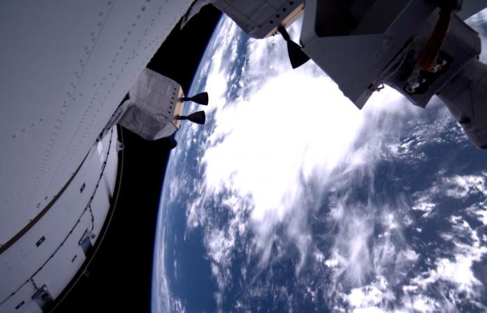 مركبة "أرتميس 2" تكشف عن مشهد مذهل للأرض لحظة تنفيذها مناورة في الفضاء