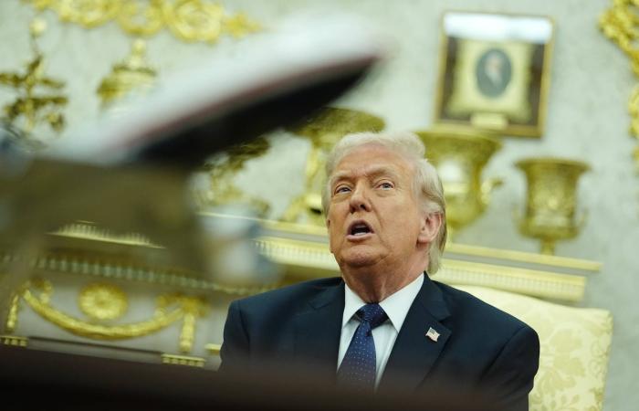 روسيا
      تباشر
      إجلاء
      198
      عاملاً
      من
      محطة
      بوشهر
      النووية
      في
      إيران