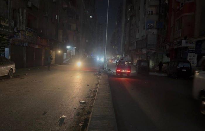 القميص
      النسائي
      الأبيض
      مطلوب
      للمرأة
      العاملة