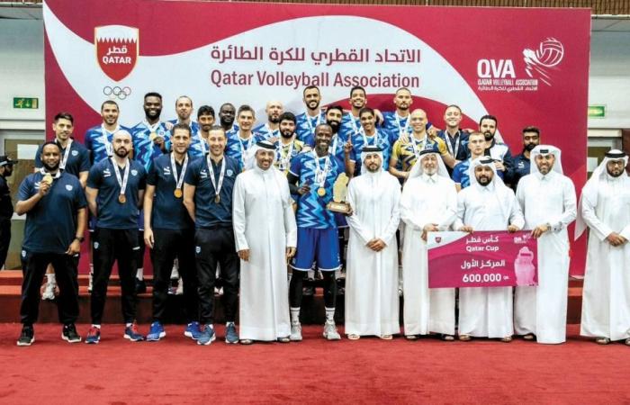 الشرطة يتوج بطلاً لكأس قطر للطائرة