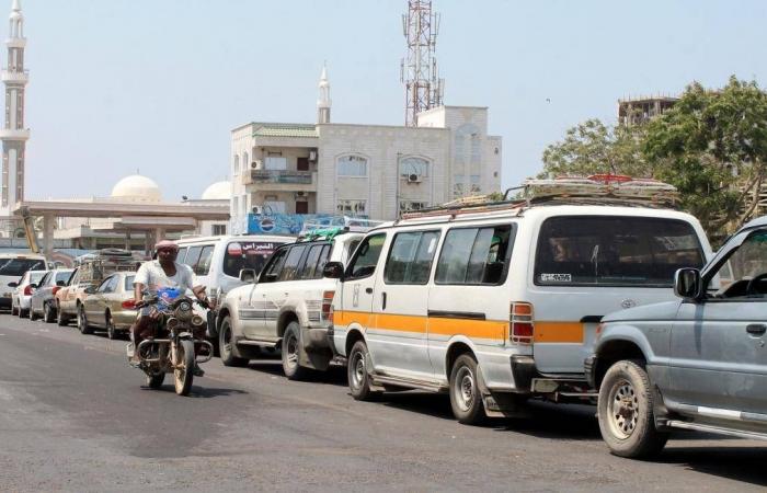 الحكومة
      اليمنية
      تطلق
      برنامجاً
      شاملاً
      لخطة
      تنفيذ
      الإصلاحات
      الاقتصادية