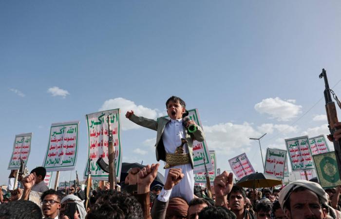 اتهامات
      بالتجسس
      ترافق
      موجة
      اعتقالات
      حوثية
      ضد
      المدنيين