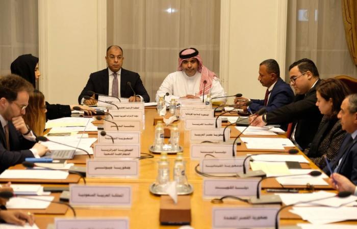 اجتماع عربي يناقش التحضير لاجتماع برنامج عمل الأمم المتحدة حول مكافحة الاتجار غير المشروع بالأسلحة