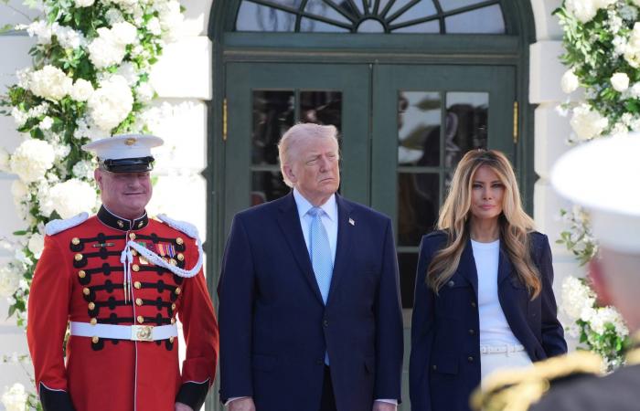 ترمب
      يهدد
      بسجن
      صحافي
      سرب
      خبر
      إنقاذ
      طيار
      أميركي
      في
      إيران