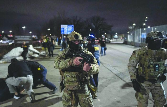 اعتقال
      20
      ألف
      مهاجر
      بواشنطن
      منذ
      بداية
      عهد
      ترمب