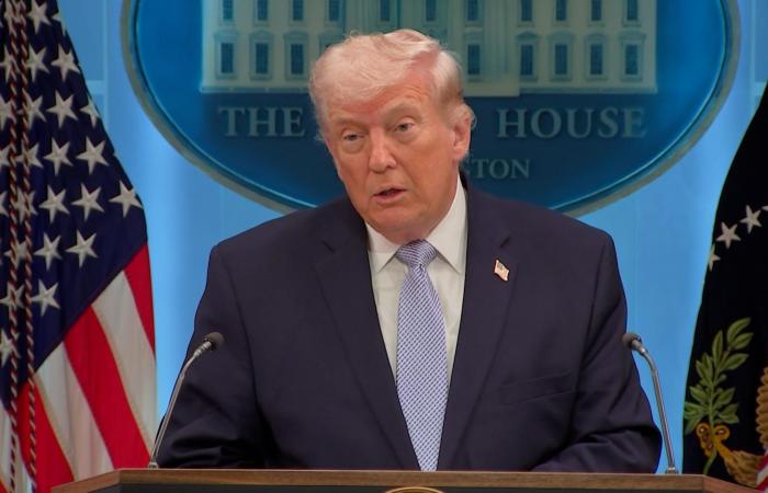 "نحن لا نتخلى عن أحد".. شاهد ما قاله ترامب عن إنقاذ طيار أمريكي بإيران