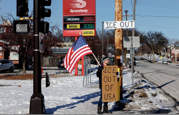 اعتقال
      20
      ألف
      مهاجر
      بواشنطن
      منذ
      بداية
      عهد
      ترمب