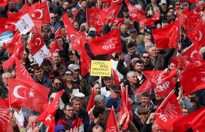 رئيس
      كوريا
      الجنوبية
      يأسف
      لإطلاق
      مسيرات
      باتجاه
      الشمال
      ويصفه
      بالعمل
      «المتهور»