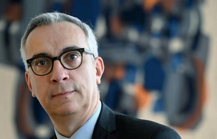 البرهان
      يعفي
      نائبه
      ومساعديه
      في
      قيادة
      الجيش
      السوداني