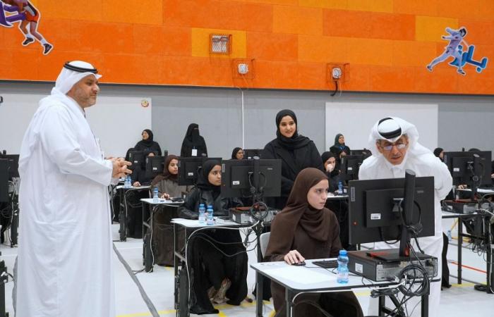 وكيل وزارة التعليم يتفقد اختبارات القبول لمدرسة قطر للعلوم والتكنولوجيا للبنات