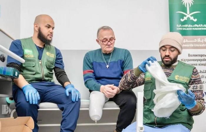 فيصل
      بن
      فرحان
      يبحث
      تطورات
      المنطقة
      مع
      الزياني
      وإسحاق
      دار