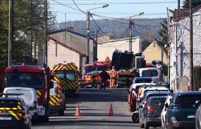 مقتل
      شخص
      وإصابة
      27
      إثر
      اصطدام
      قطار
      فائق
      السرعة
      بشاحنة
      في
      شمال
      فرنسا