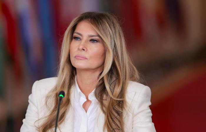 رسائل "شخصيّة" توجّهها ميلانيا ترامب عبر أزيائها..ماذا تعني كل قطعة ملابس؟