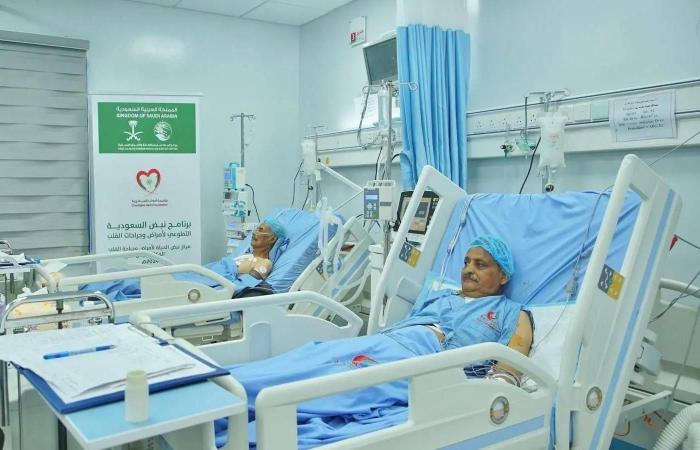 فيصل
      بن
      فرحان
      يبحث
      تطورات
      المنطقة
      مع
      الزياني
      وإسحاق
      دار