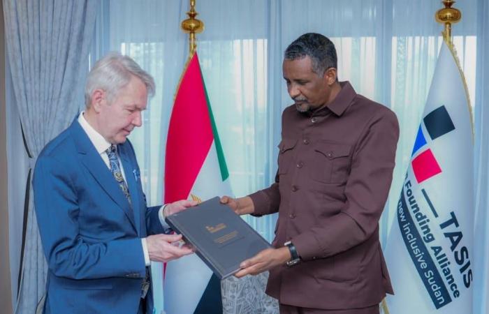 حميدتي
      يُبلغ
      مبعوث
      الأمم
      المتحدة
      استعداده
      للتعاون
      لوقف
      الحرب
      السودانية