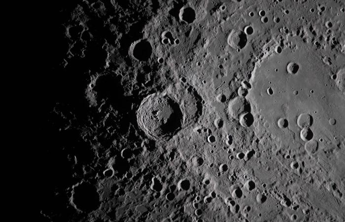 40
      دقيقة
      من
      الصمت…
      لماذا
      تفقد
      «ناسا»
      الاتصال
      مع
      روادها
      خلف
      القمر؟