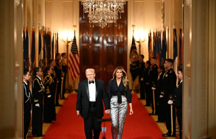 رسائل "شخصيّة" توجّهها ميلانيا ترامب عبر أزيائها..ماذا تعني كل قطعة ملابس؟