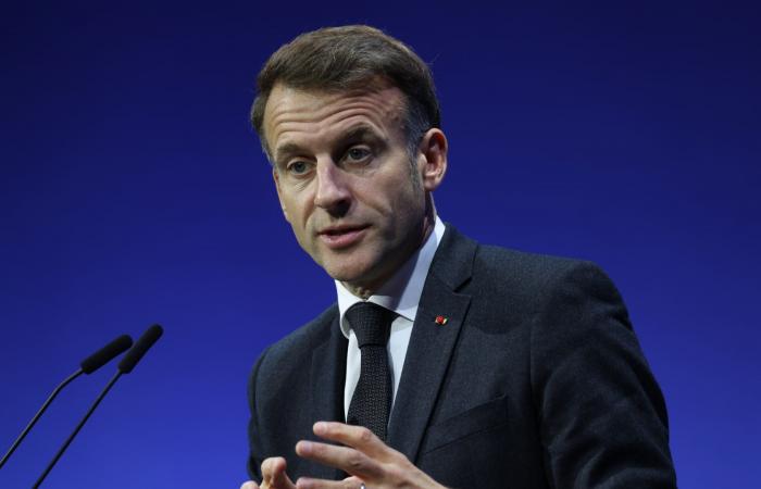 ماكرون يدين الضربات الإسرائيلية "العشوائية" على لبنان