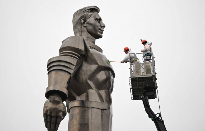 هل
      تعود
      عاصمة
      القياصرة
      إلى
      عمق
      سيبيريا؟