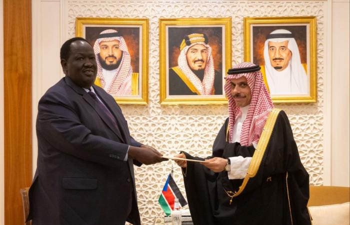 ولي
      العهد
      السعودي
      يتلقى
      رسالة
      خطية
      من
      رئيس
      جنوب
      السودان