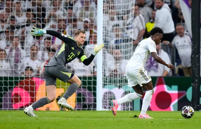 سرقة
      منزل
      حبيب
      باي
      مدرب
      مارسيليا
      الفرنسي