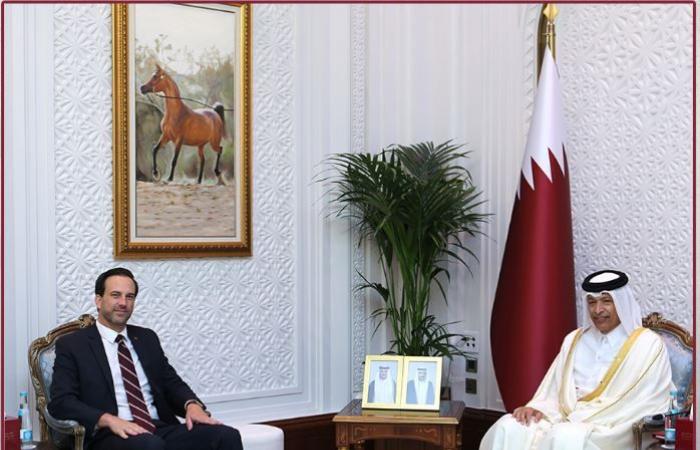 رئيس مجلس الشورى يجتمع مع السفير الكندي