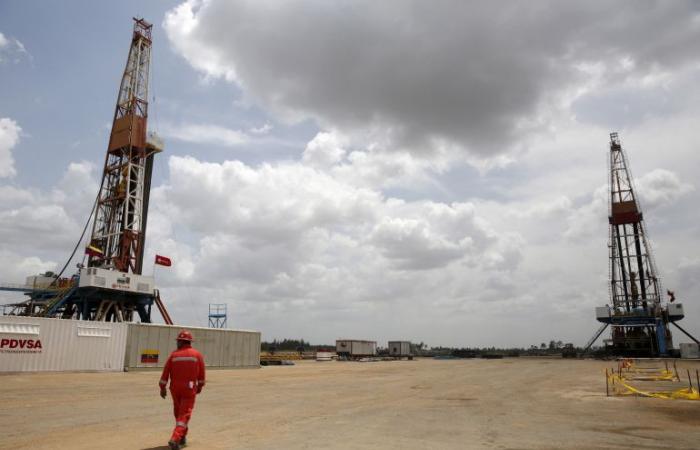 النفط يرتفع وسط قلق من استمرار القيود المفروضة على مضيق هرمز