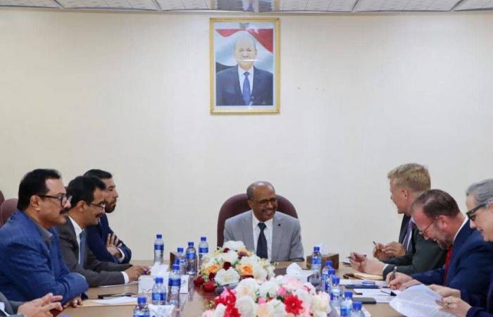 التراجع
      بمنح
      «الحماية»
      في
      ألمانيا
      يشمل
      جميع
      طالبي
      اللجوء
      السوريين