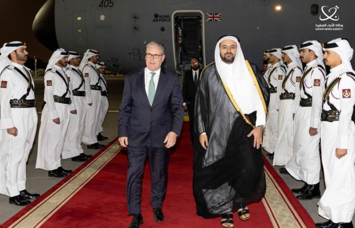 رئيس الوزراء البريطاني يصل الدوحة