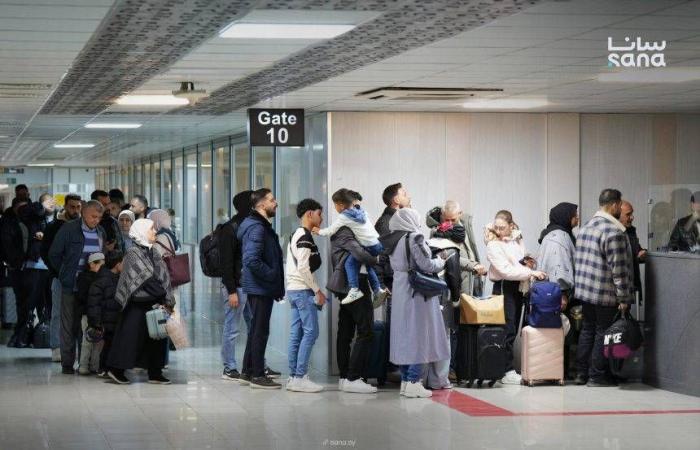 سوريا
      تُعيد
      الوصل
      البري
      مع
      لبنان
      والجوي
      مع
      العالم