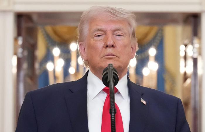 "في وحول إيران".. ترامب يبين وضع الجيش الأمريكي خلال فترة المحادثات في باكستان