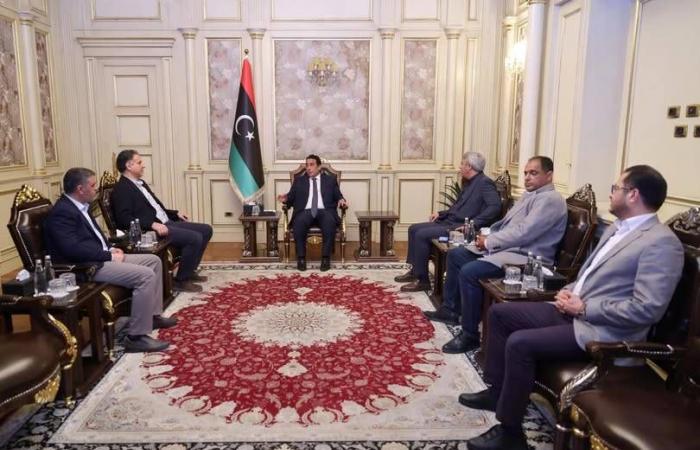 فقدان
      شخص
      وإصابة
      3
      في
      حريق
      بسفينة
      في
      قناة
      السويس