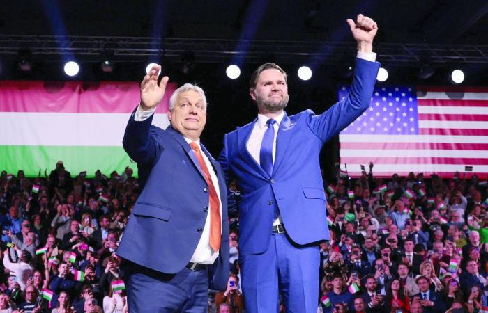 المحكمة
      العليا
      في
      روسيا
      تصنّف
      «ميموريال»
      «منظمة
      متطرفة»