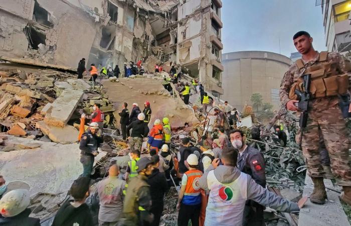 بيروت
      تفقد
      أمانها...
      وسكانها
      يغادرونها
      تحت
      وطأة
      الخوف
      من
      الآتي