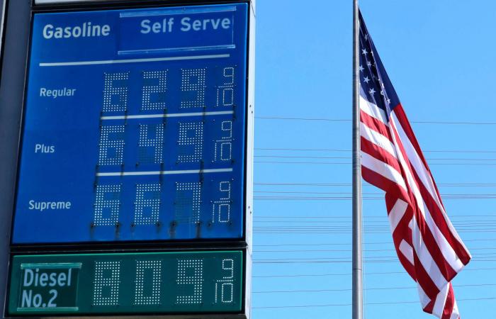 «مجلس
      السلام»
      برئاسة
      ترمب:
      التمويل
      لا
      يواجه
      أي
      عراقيل