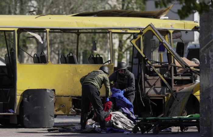 دعوة
      للسلام
      في
      أول
      لقاء
      بين
      ماكرون
      والبابا
      لاوون
      الرابع
      عشر