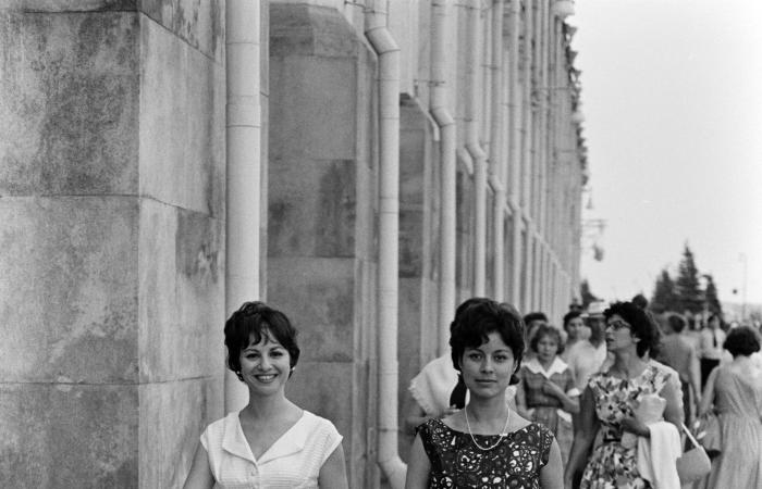 فاتن حمامة.. كيف تحوّلت إطلالاتها إلى نموذج للأناقة الكلاسيكية اليوم؟