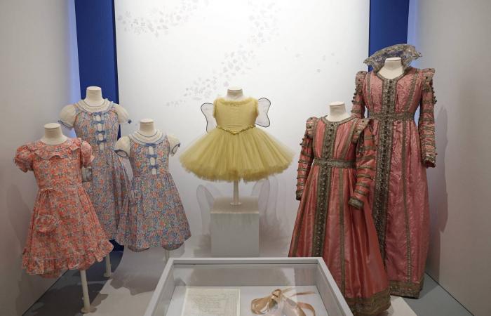 بالصور:
      بريطانيا
      تحتفي
      بالملكة
      إليزابيث
      الثانية
      أيقونةً
      للموضة
      بمعرض
      ضخم
      في
      الذكرى
      المئوية
      لميلادها