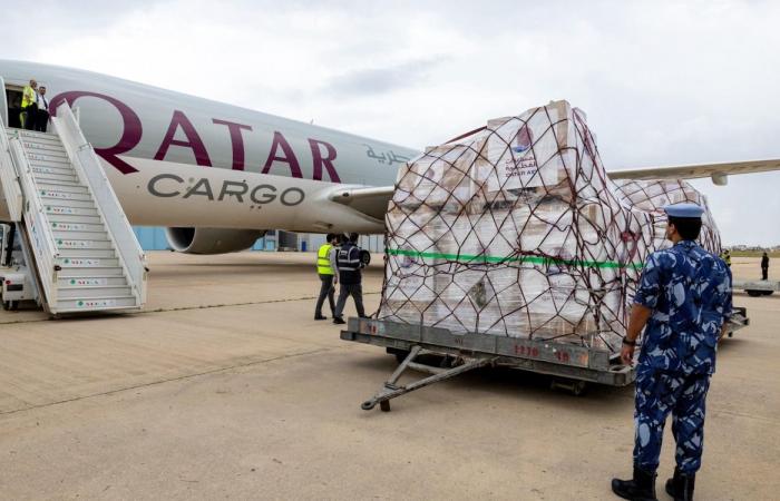 وصول الرحلة الأولى من الجسر الجوي القطري لإغاثة المتضررين في لبنان