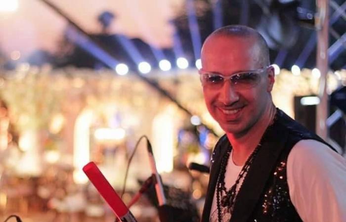 مصطفى
      تمساح
      لـ«الشرق
      الأوسط»:
      الصدق
      يعرقل
      النجاح
      فنياً