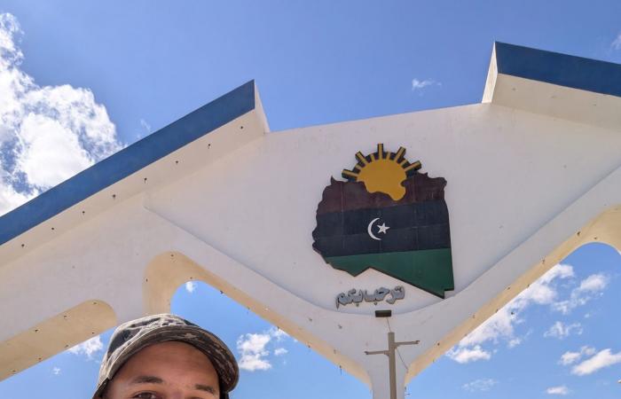 جمالٌ وشاحنات دواجن..رحلةِ مغامر مصري حولَ العالم دونَ طيران