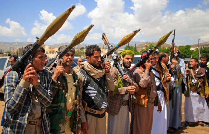 دعوة
      يمنية
      لمعالجة
      جذور
      الأزمة
      المرتبطة
      بإيران